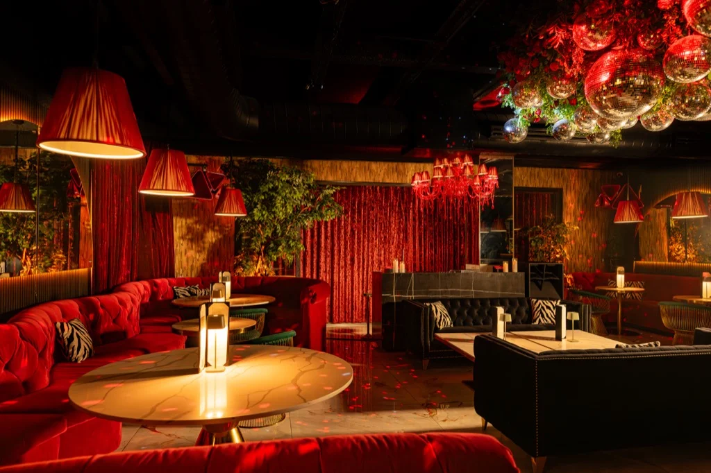 Fancy's cocktail service